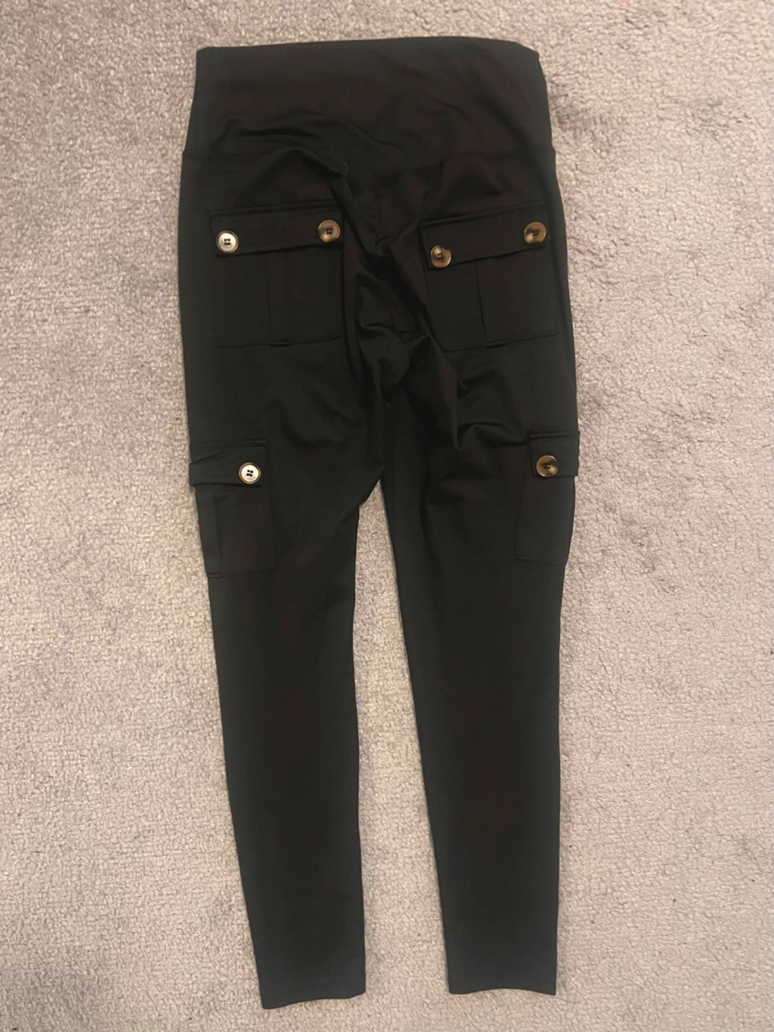 Svarta cargopants med fickor - 1