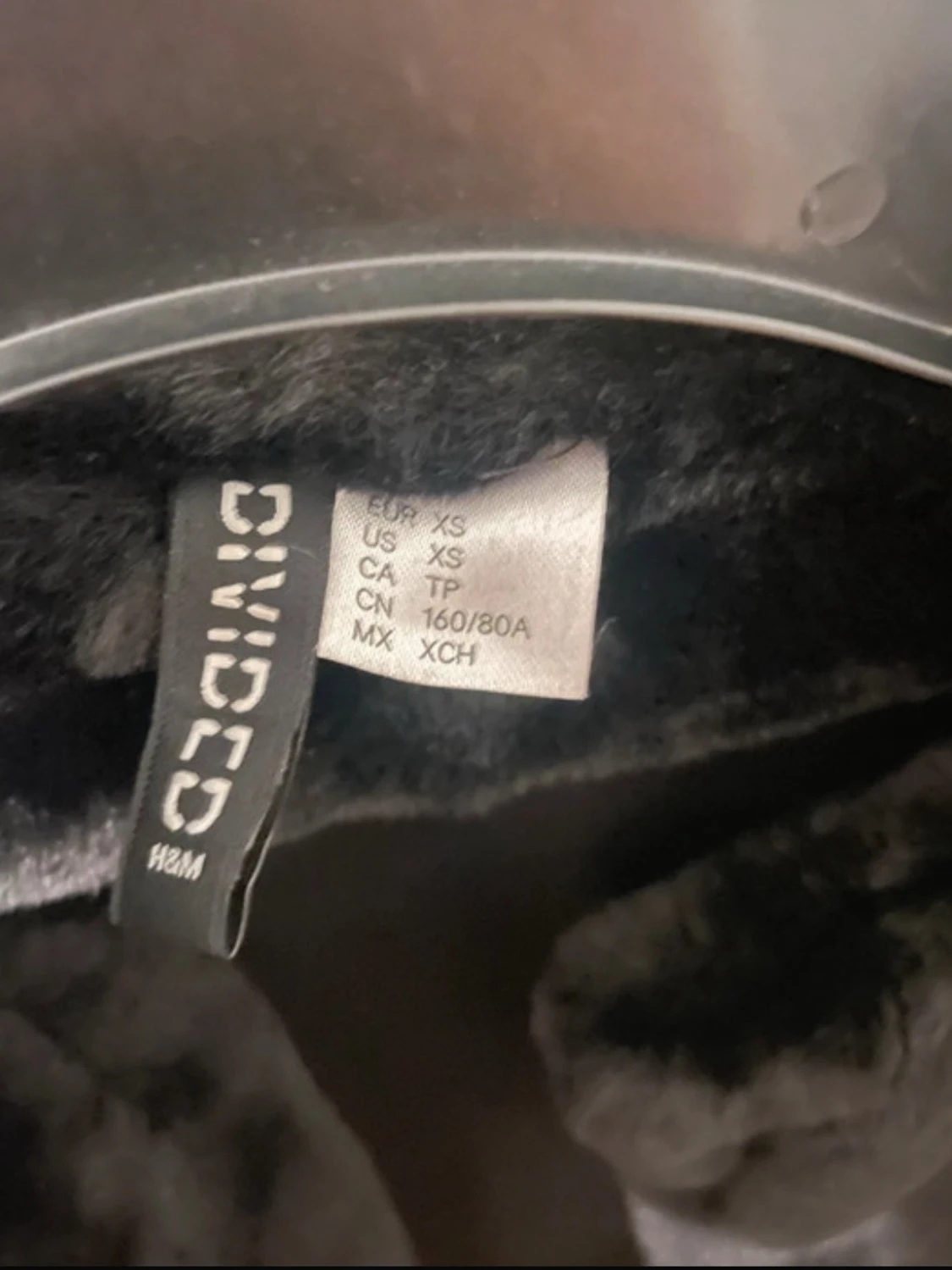 Svart pälsjacka från H&M Divided XS - 2