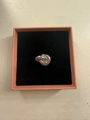 Två ringar från Edblad - Två ringar från Edblad köps tillsammans ej en för sig 