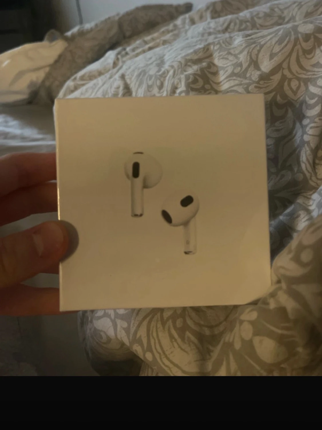 Apple AirPods (3rd generation) MagSafe Charging Case