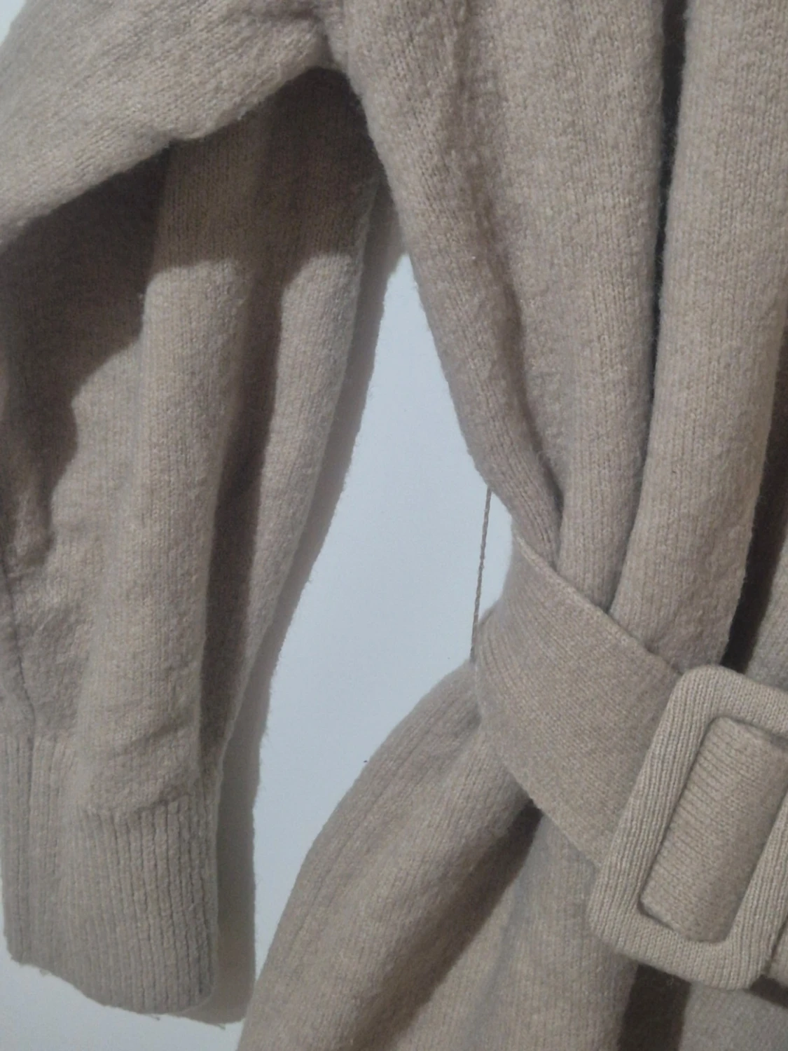 Beige klänning med bälte - 2