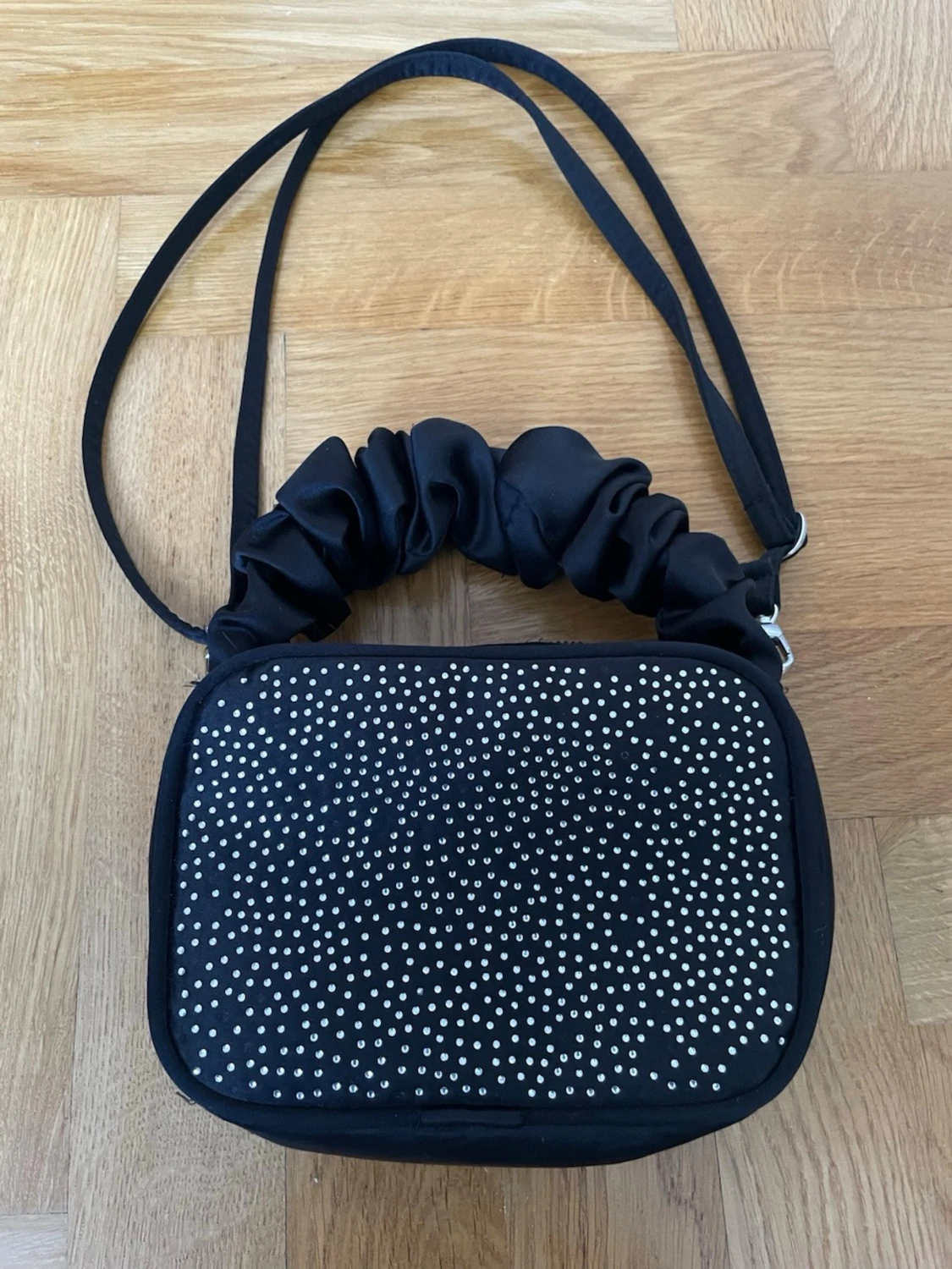 Svart handväska/axelväska med strass - 3