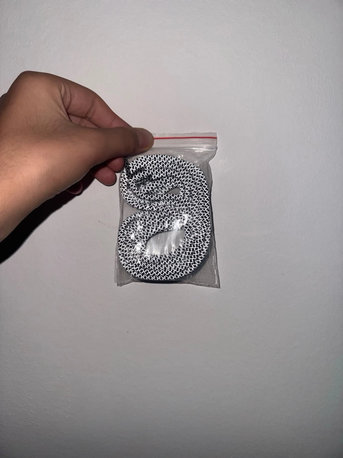 Lysande sko snöre  - 1