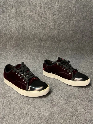 Vinröda Lanvins  - Fint skick inga defekter! Uk 6 passar 40-41. Endast skorna. Snabb affär prioriteras! 