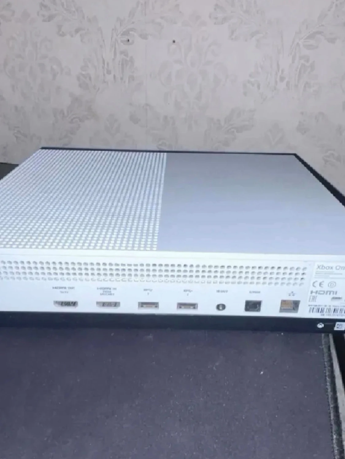 Xbox One S - 3