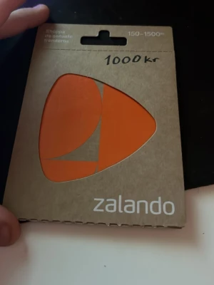 1000kr present kort  - Säljer för 800, present kortet är helt oanvänt 