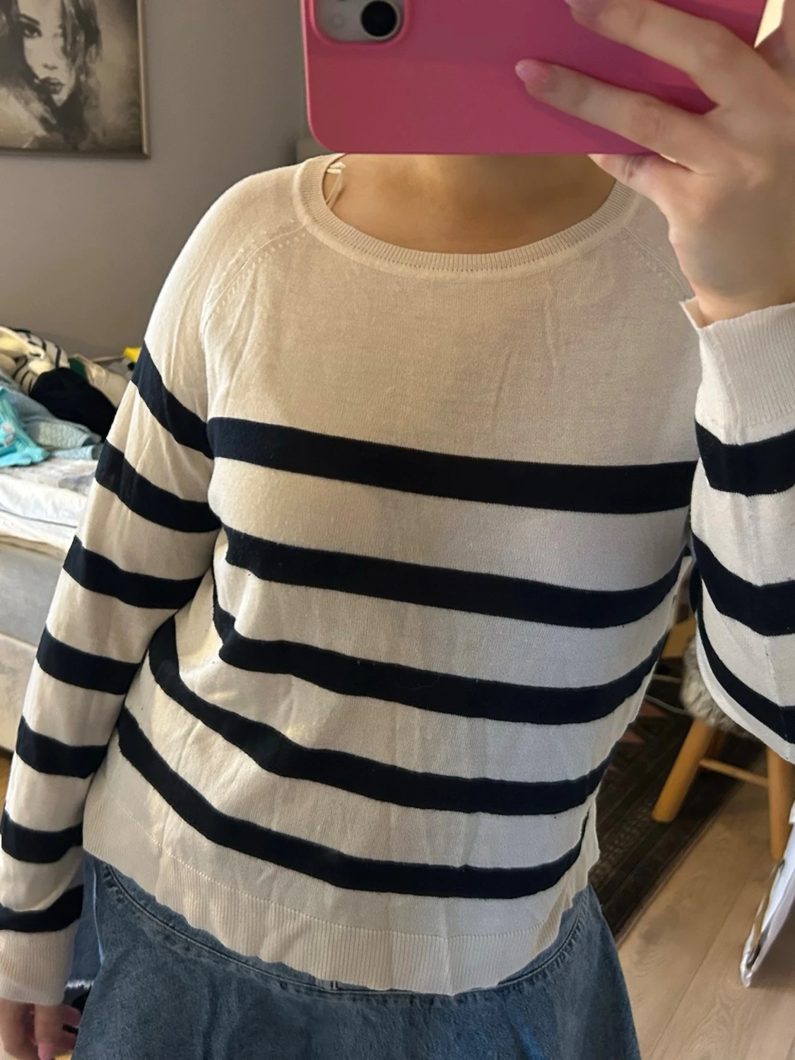 Randig vit och marinblå tröja - 2