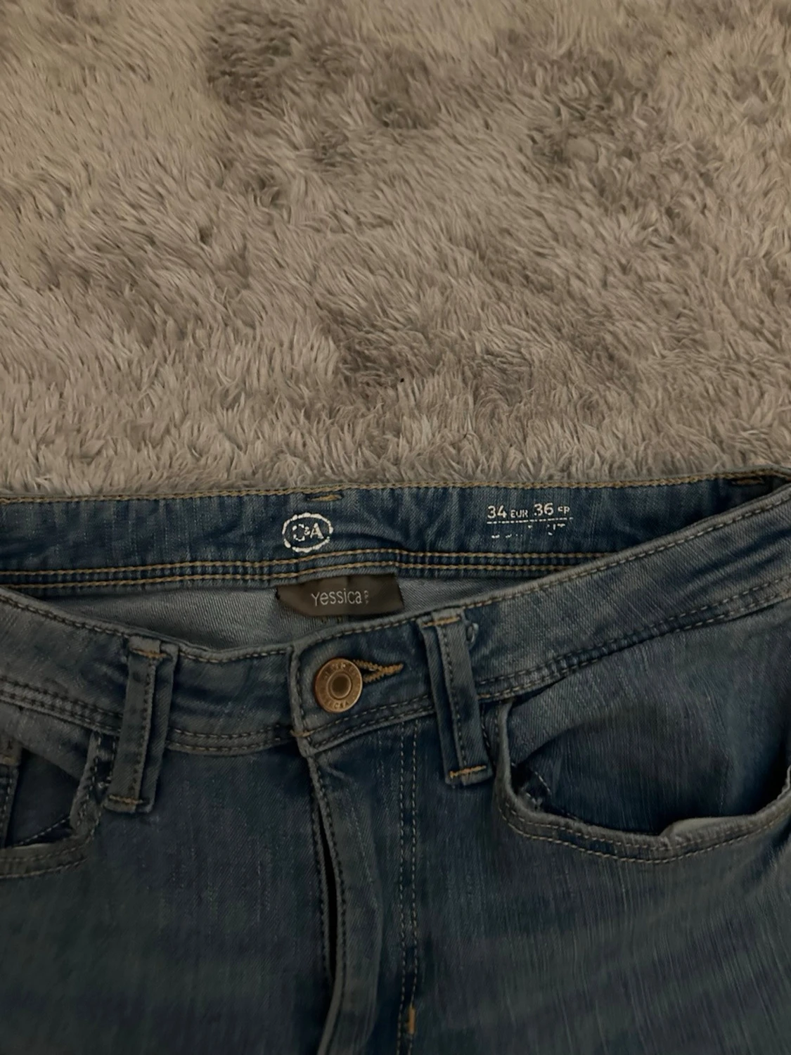 Blå bootcut jeans från Yessica (C&A) i storlek 34.  - 1