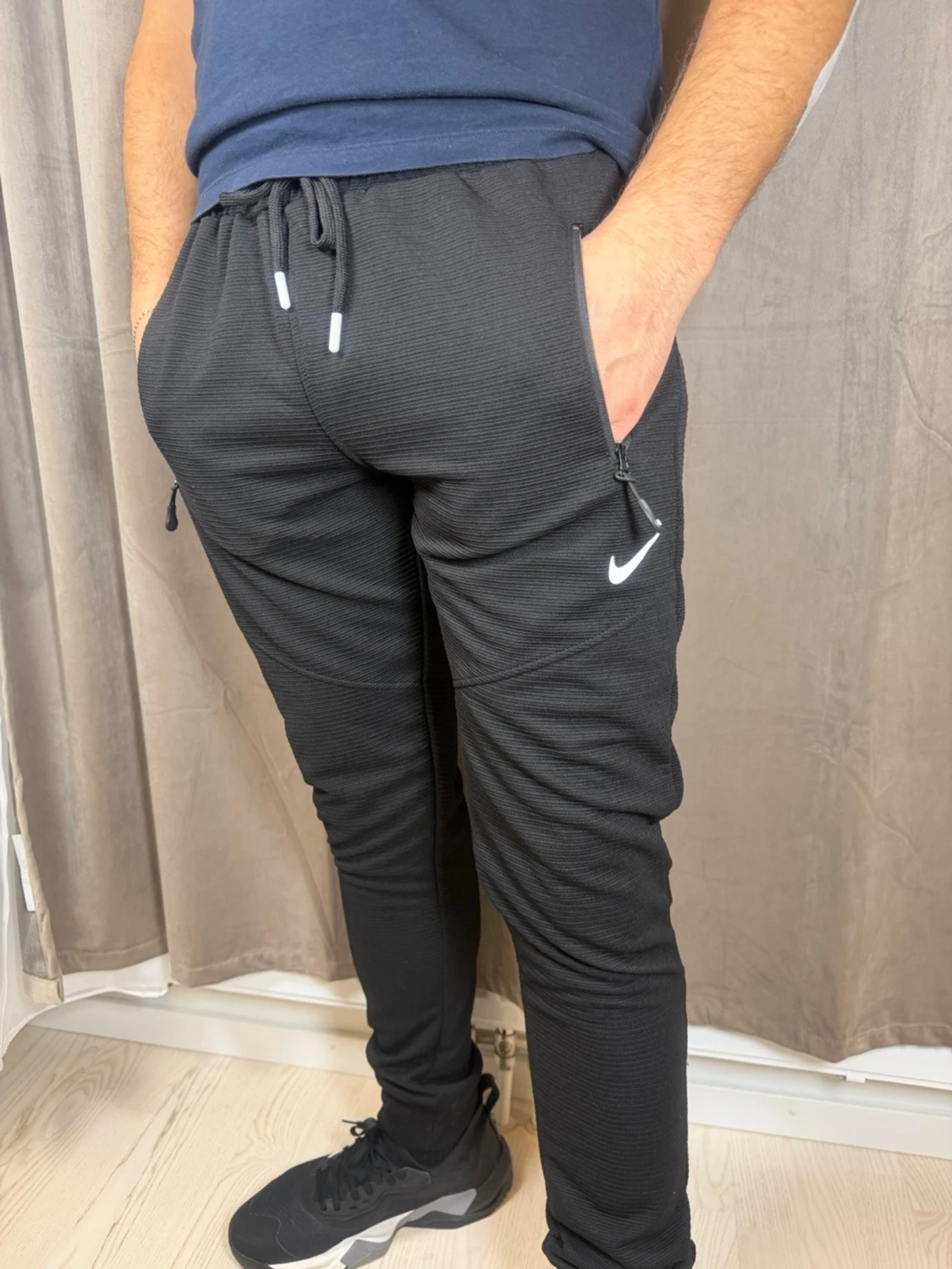 Svarta mjukisbyxor från Nike