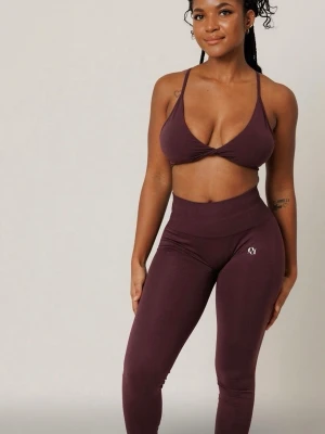 Tränings byxor  - 🤎 Bruna träningstights / leggings 🤎  Supersköna och stretchiga leggings i en varm brun nyans. Hög midja som sitter på plats och formar fint utan att skära in. Mjukt, följsamt material som funkar perfekt både till träning och vardag.