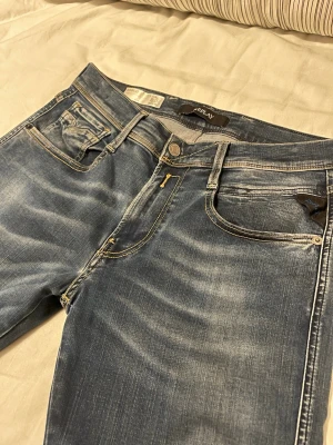 Replay jeans - Replay Anbass jeans - Slim fit passform - Storlek W29/L32 - Nypris 1800kr - skriv vid frågor och funderingar!🕺