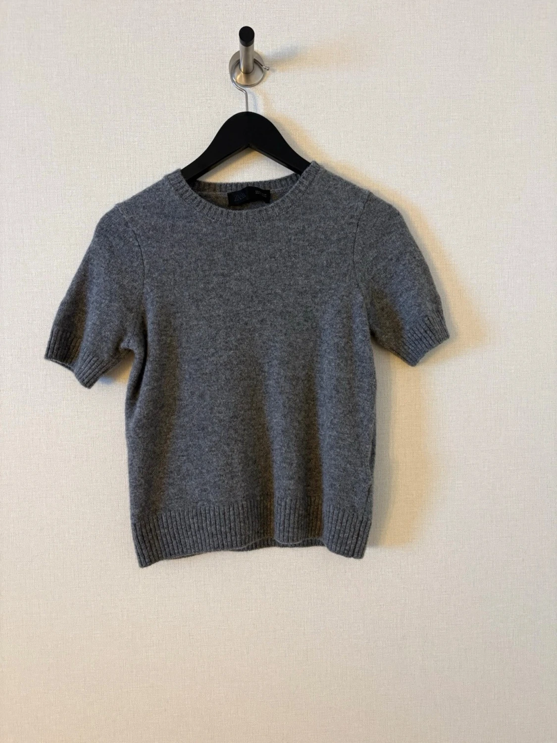 Stickad T-shirt från Zara – som ny - 1