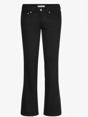 Svarta low waist jeans - Helt vanliga svarta low waist jeans från Vero moda. Storlek XS💕