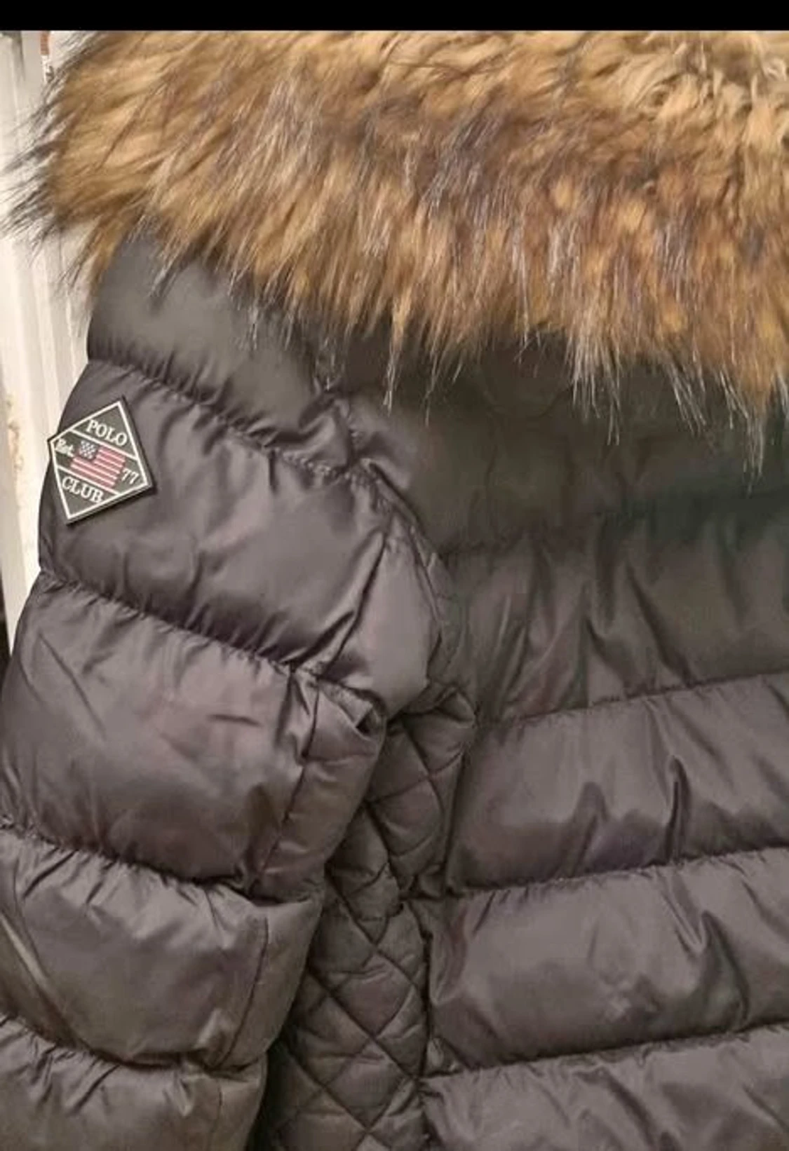 Svart lång pufferjacka med päls - 5