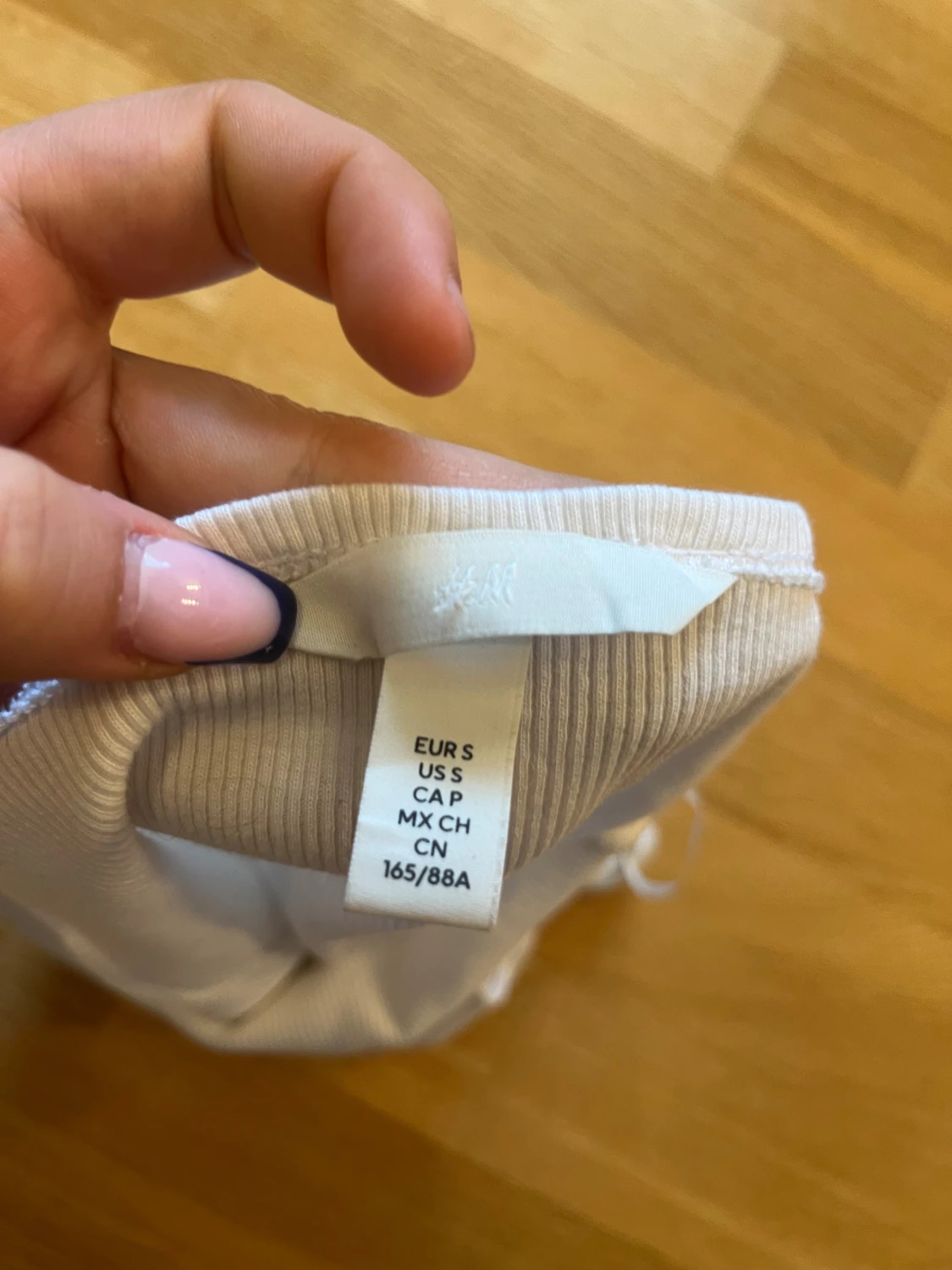 Vit ribbad tubtopp från H&M - 2