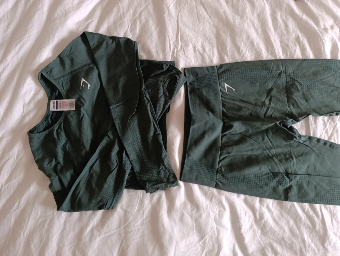 Mörkgrönt set från Gymshark