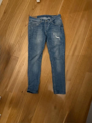 Dondup jeans - Riktigt feta dondup jeans som är nästintill oanvända🤩 w32/ l 32 men passar även mindre storlekar! 