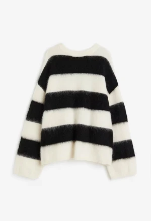 Randig mohairtröja - Mohair tröja från H&M premium i storlek M men passar även S🤍