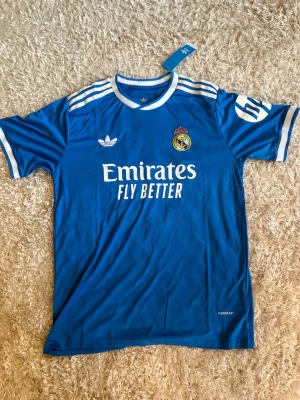 Mbappe 10 real Madrid  - Tredje ställ real Madrid, oanvänt 