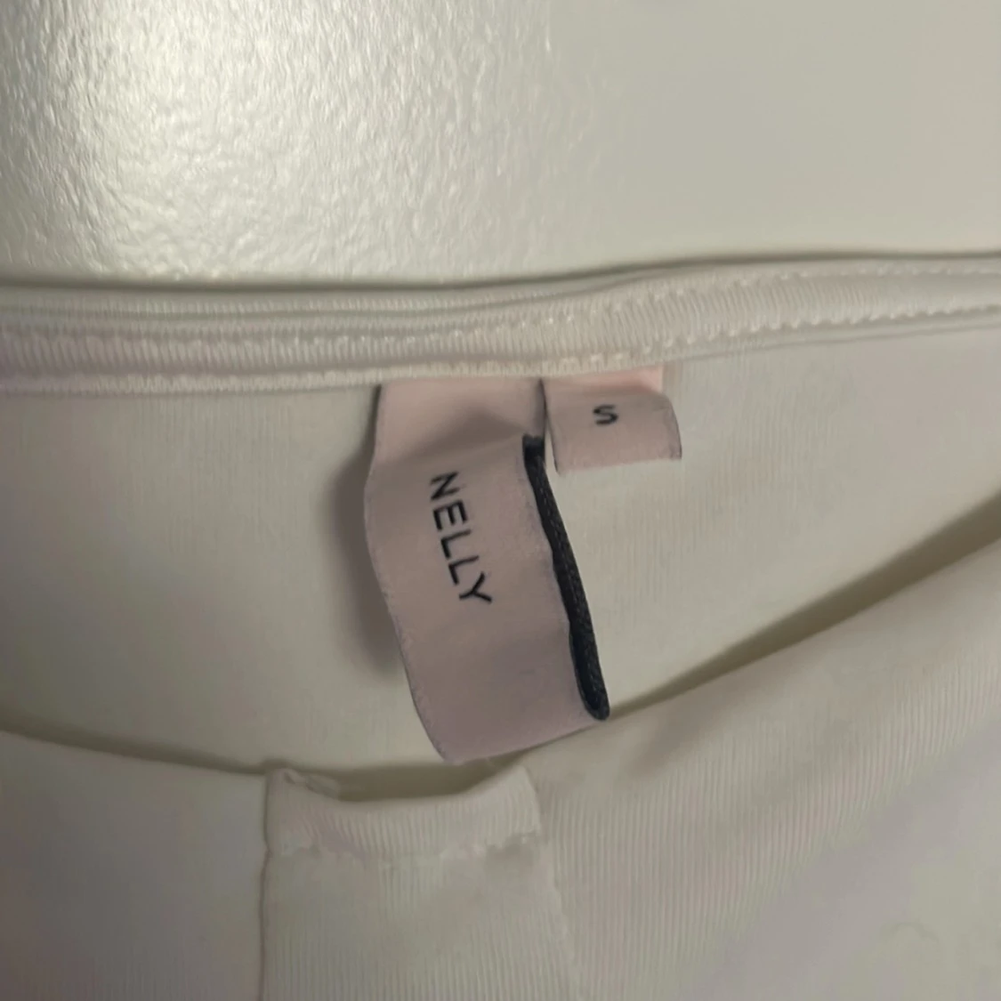 Vit långärmad blus med puffärm - 4