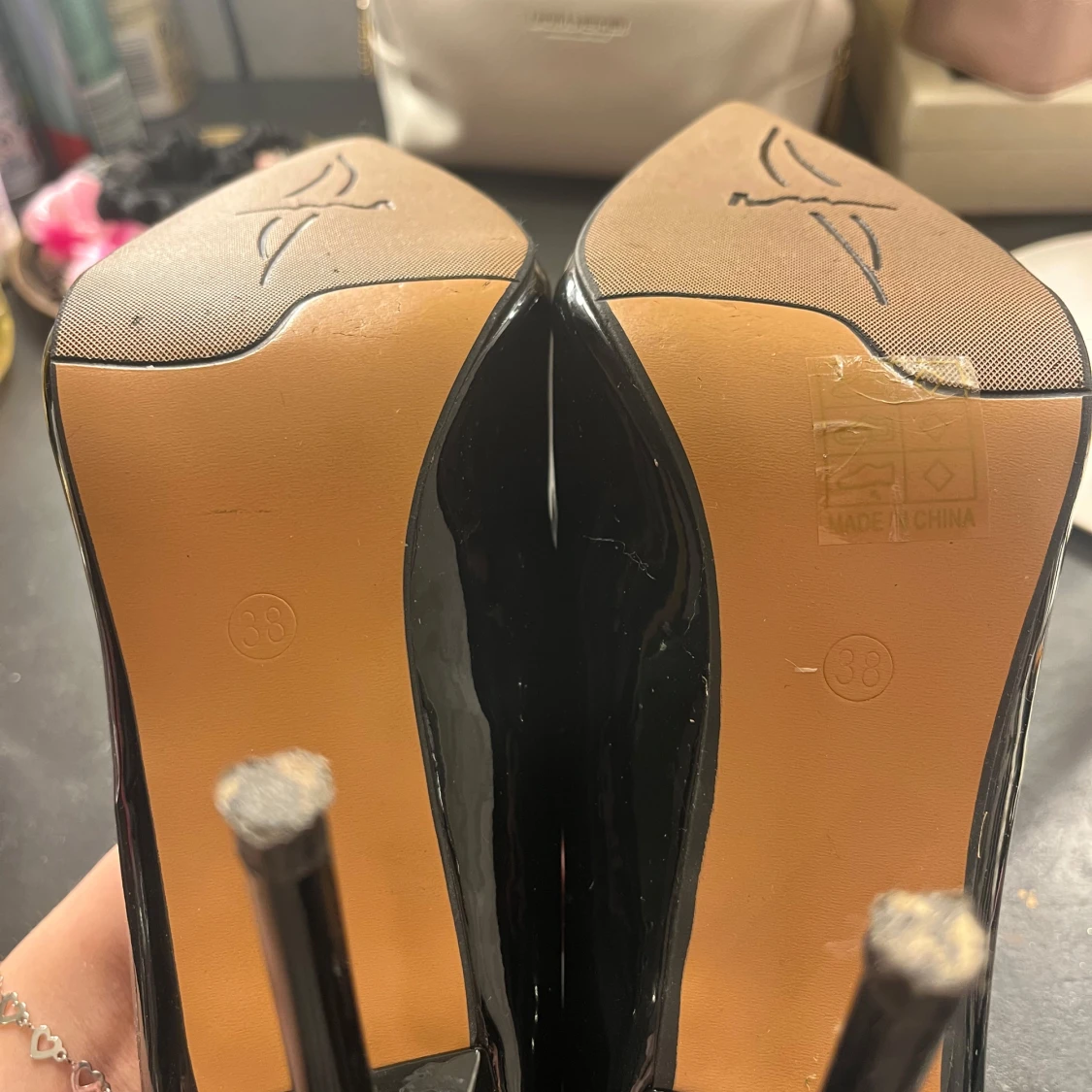 Svarta höga klackar - 2