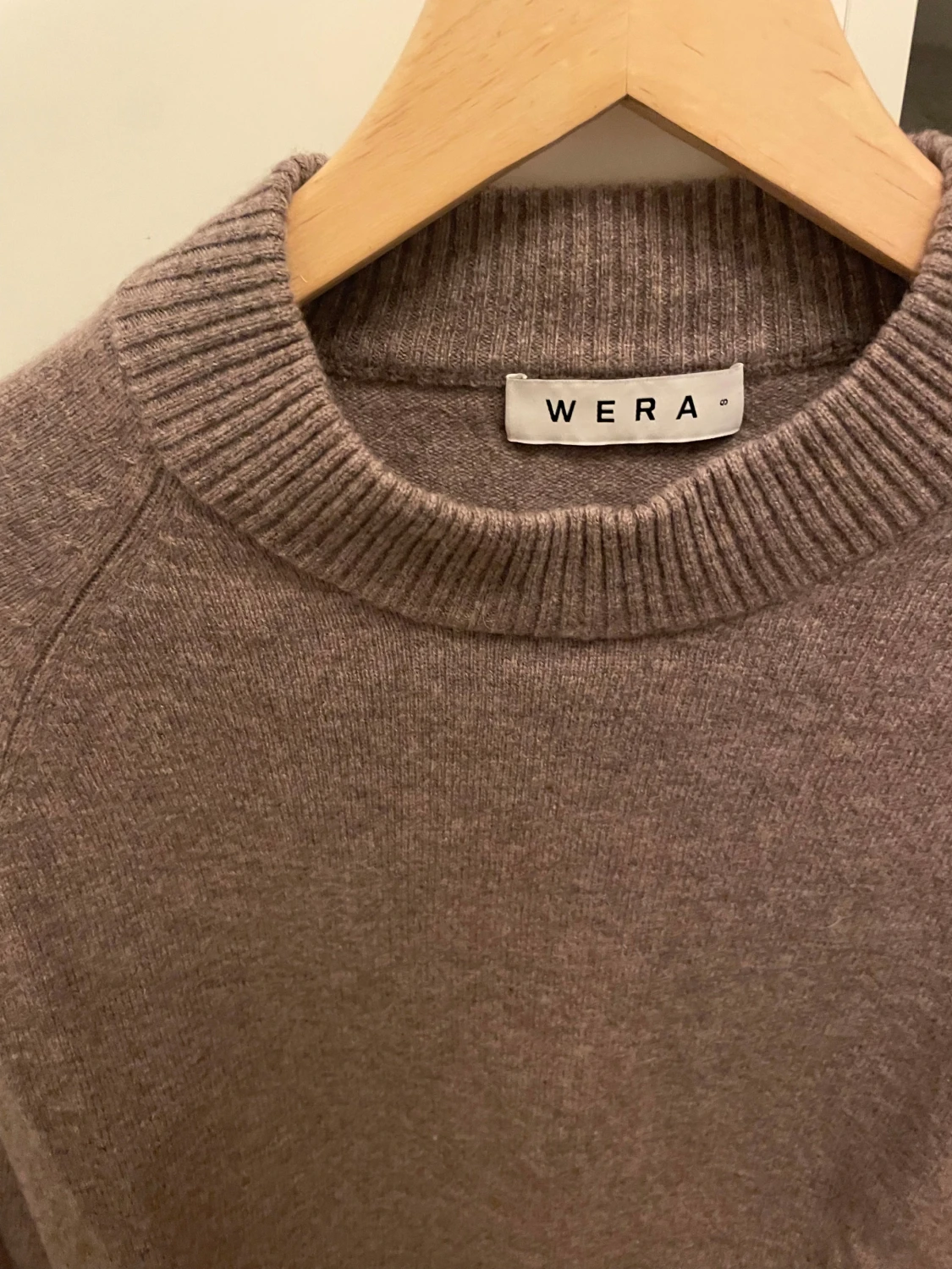 Beige stickad tröja från Wera - 1