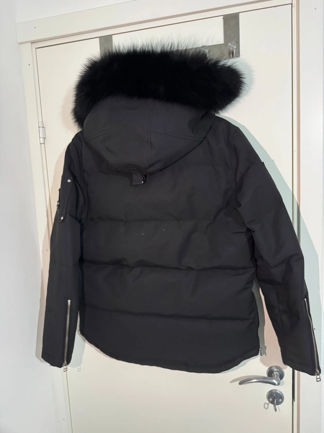 Svart pufferjacka från Moose Knuckles - 2