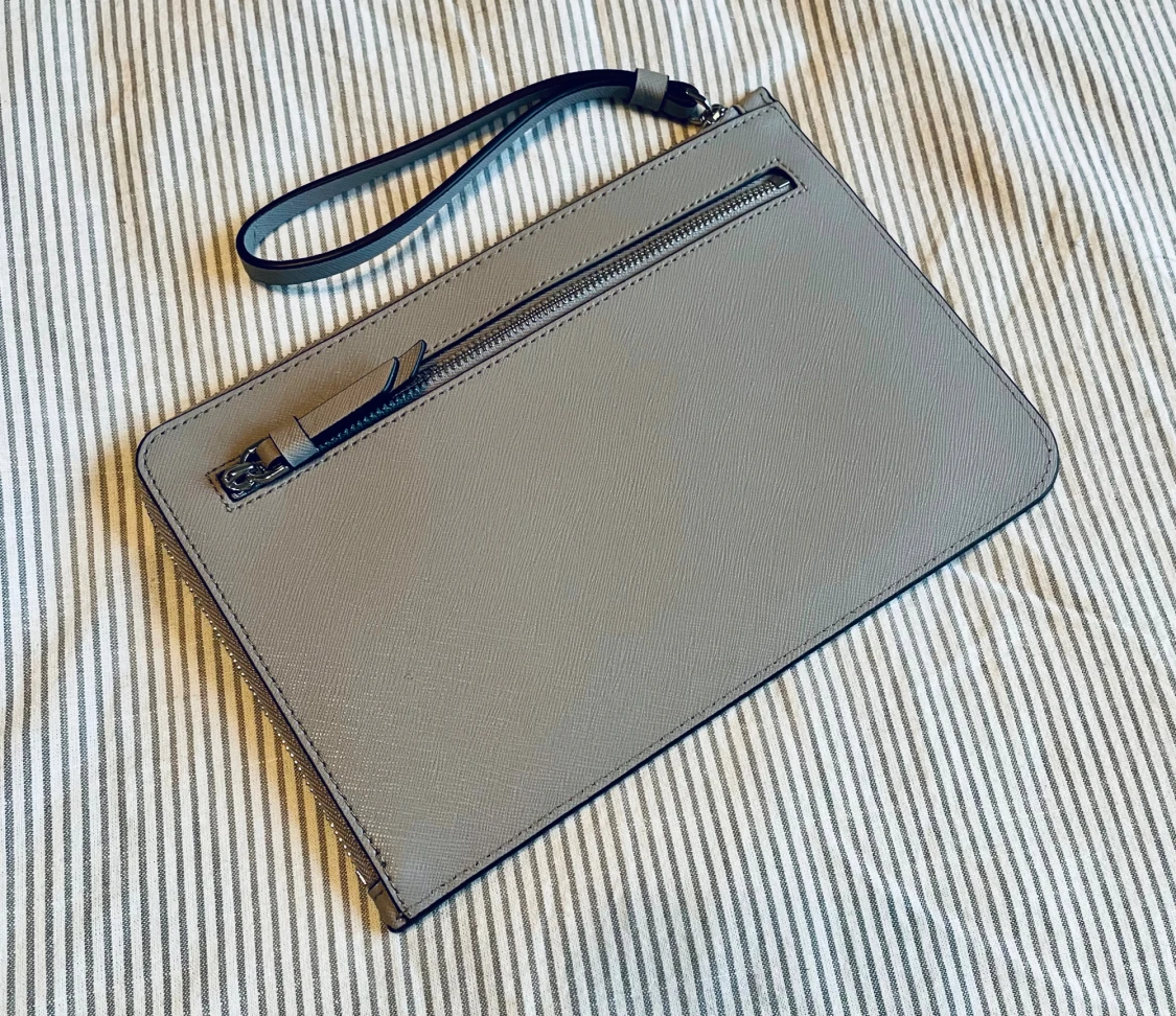 Grå kuvertväska från Kate Spade - 2