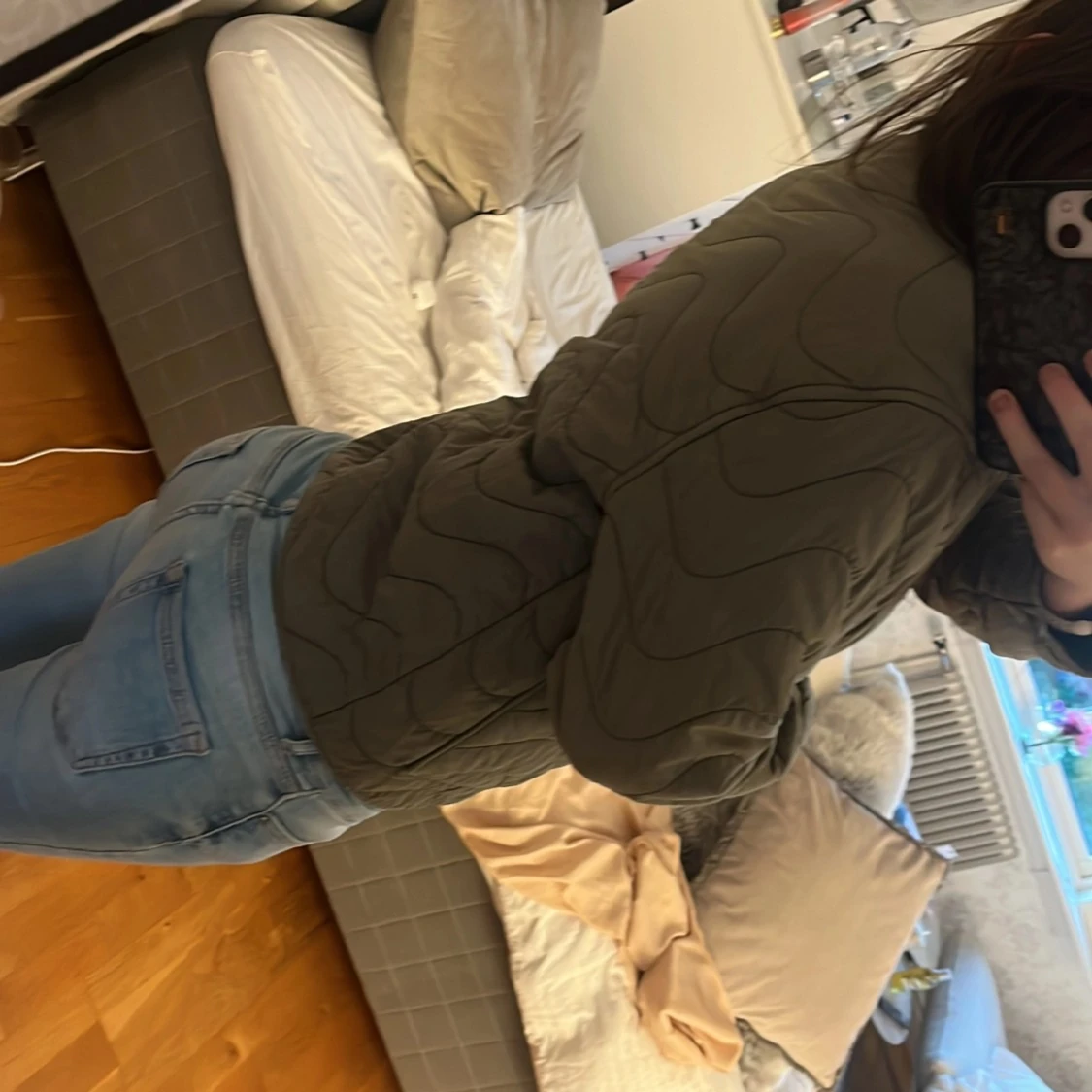 Olivgrön quiltad jacka med knappar - 2