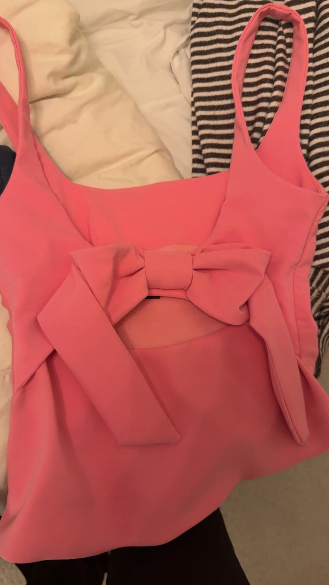 Rosa topp med rosett i ryggen - 3