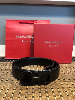Ferragamo bälte  - Nyskick | Allt og fås med | riktigt fräscht | passar till allt | priset är inte hugget i sten🙏💰