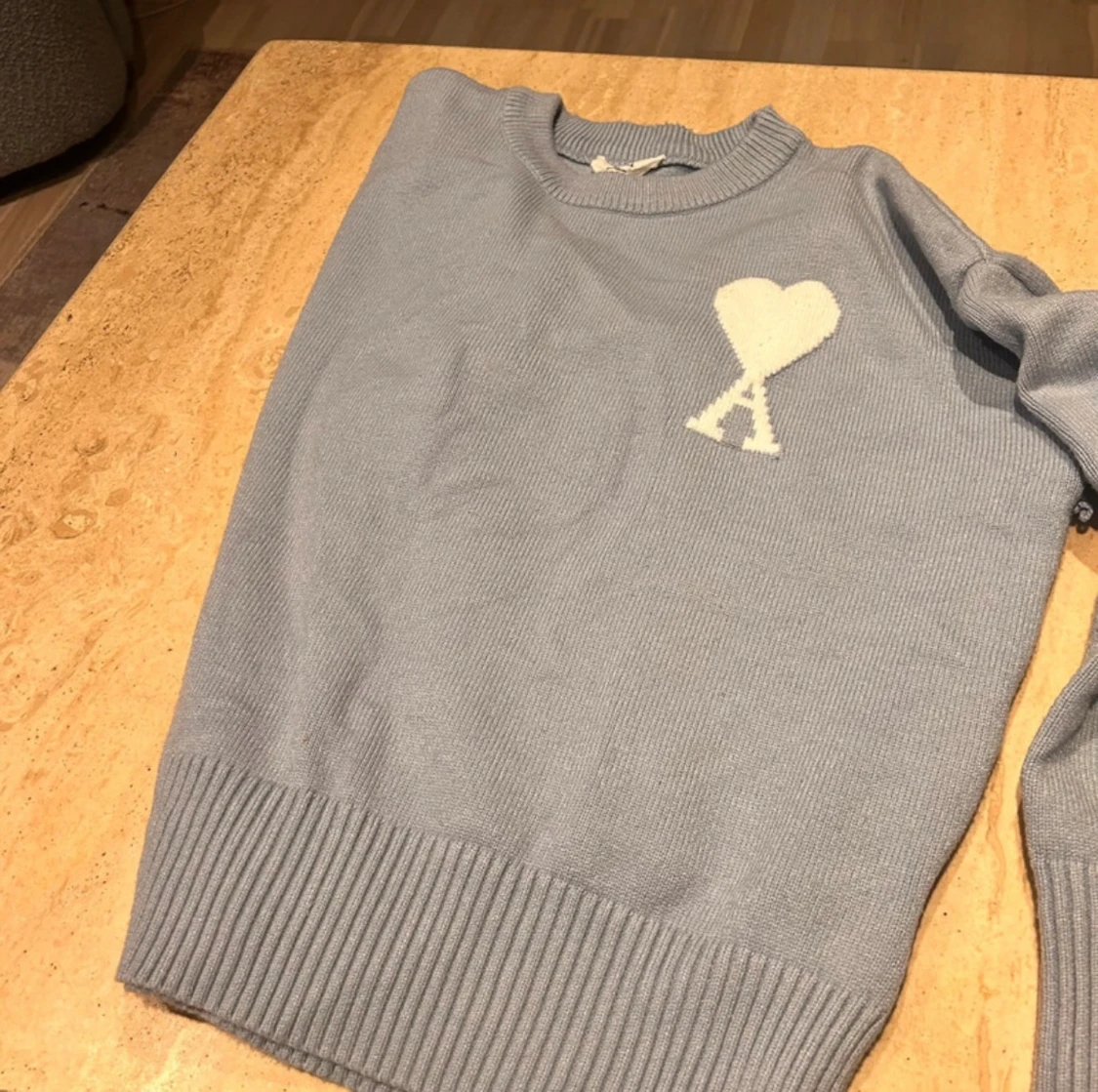 Ljusblå stickad tröja från Ami - 2