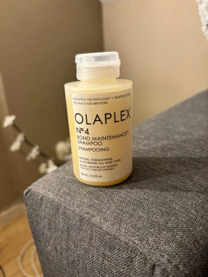 Olaplex schampoo 100ml - Säljer nu olaplex schampoo 100ml, det är helt nytt aldrig använt 🩷