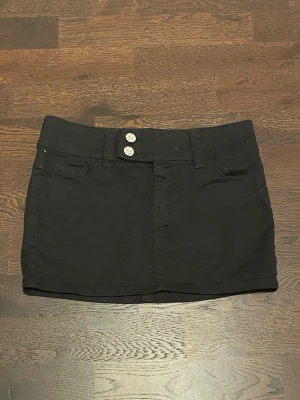 Kjol - Snygg jeanskjol i oanvänt skick. Skriv vid frågor❣️