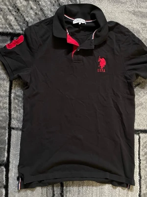 U.S Polo Assn Polo Tröja - Säljer en stilig U.S Polo Assn tröja. Aldrig använd. Pris:250kr. Storlek: L