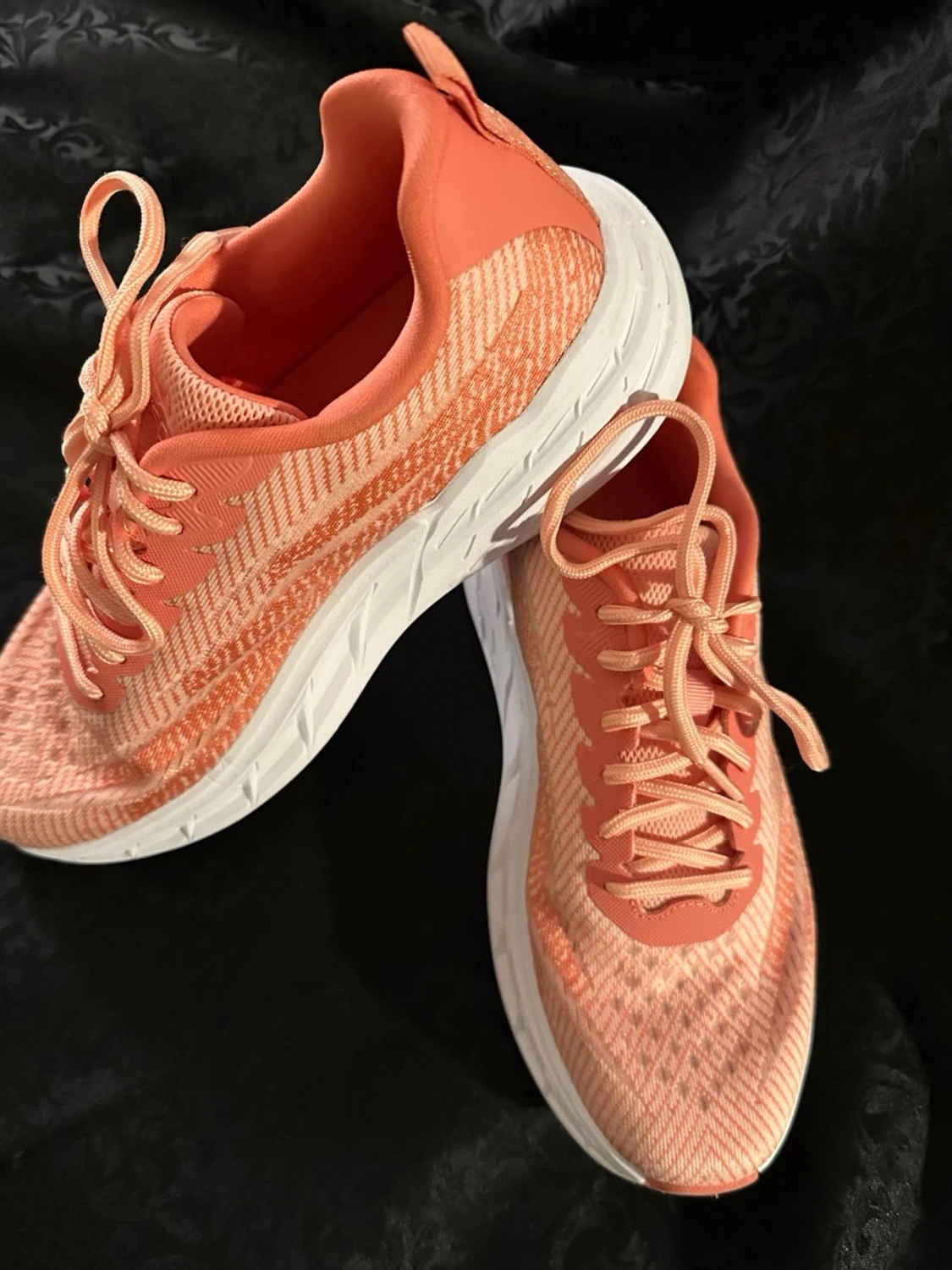 Korallfärgade sneakers med mönster sticker 39 - 1