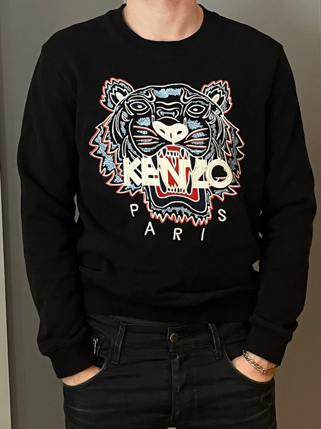 Svart Kenzo sweatshirt med tigerbrodyr