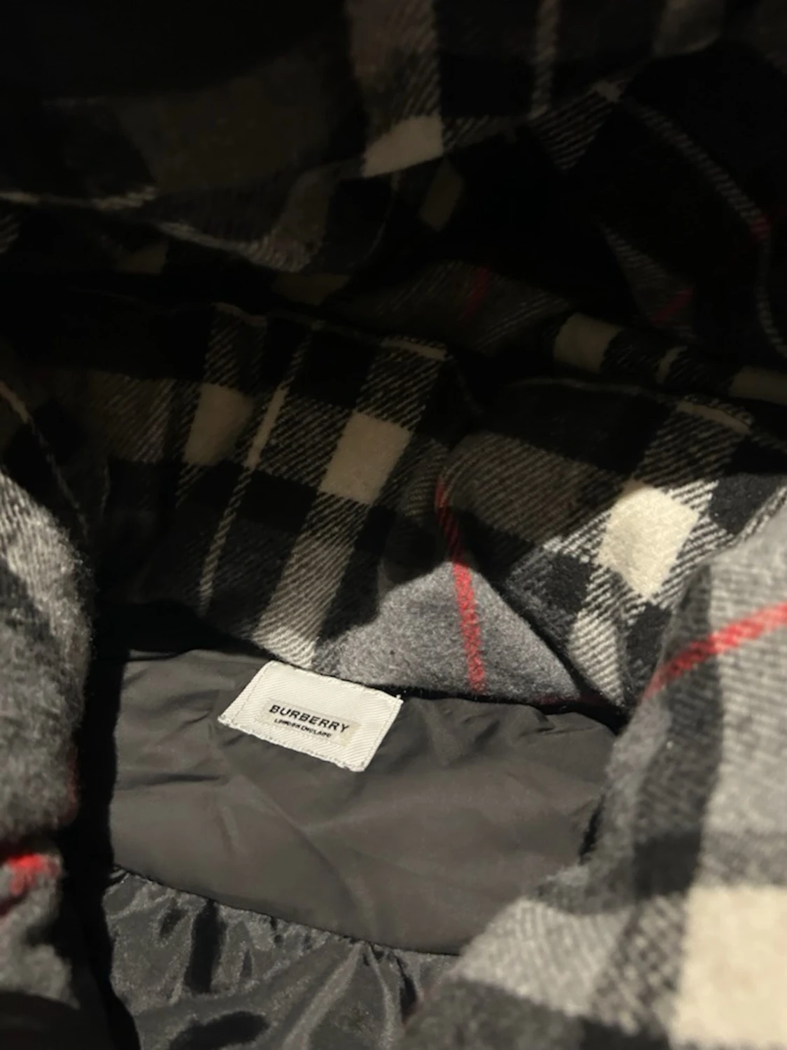 Svart pufferjacka från Burberry - 1