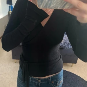 Omlott tröja  - Så fin omlott tröja som knappast kommit till användning💞