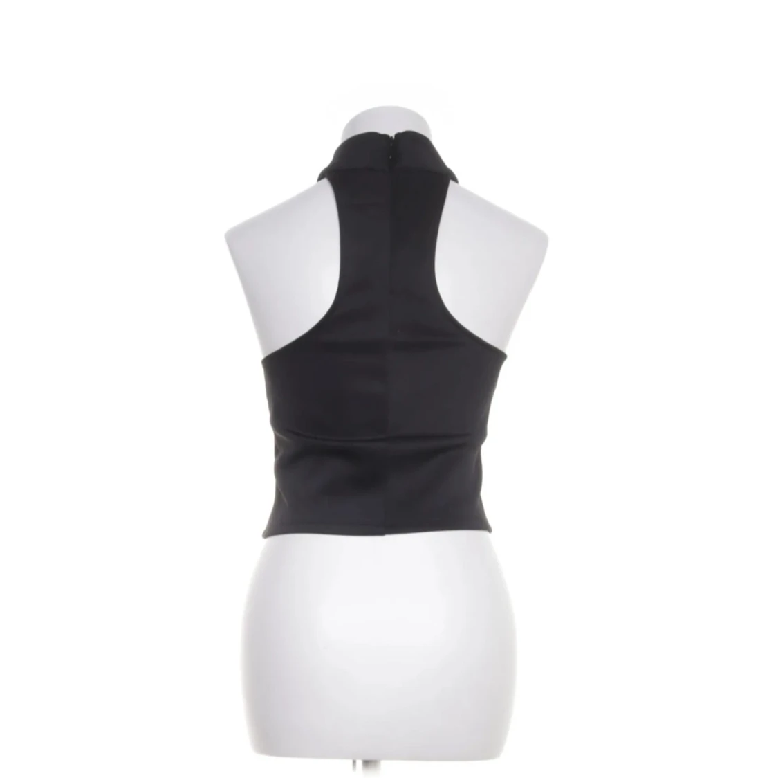 Svart topp med halterneck liknande design - 1