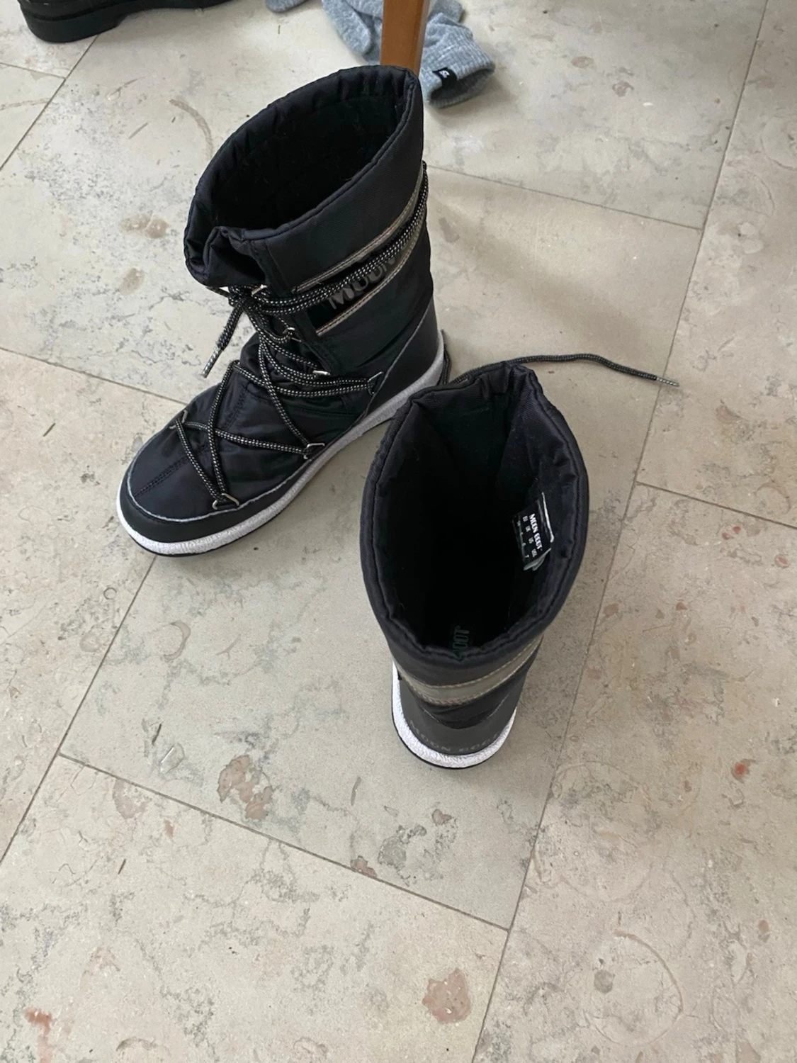 Svarta Moon Boot med snörning - 1