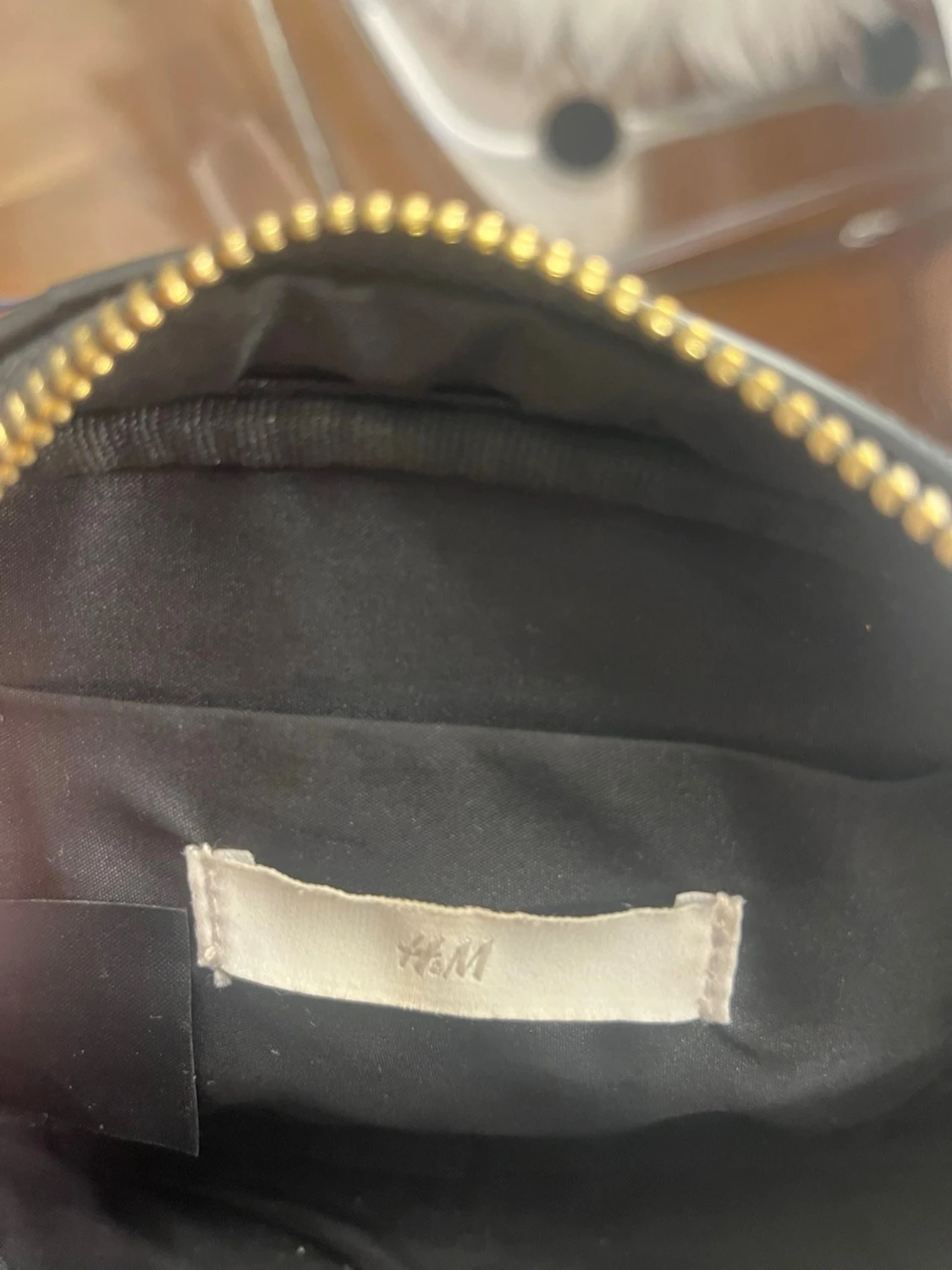 💕Svart axelväska med guldiga detaljer från H&M💕 - 5