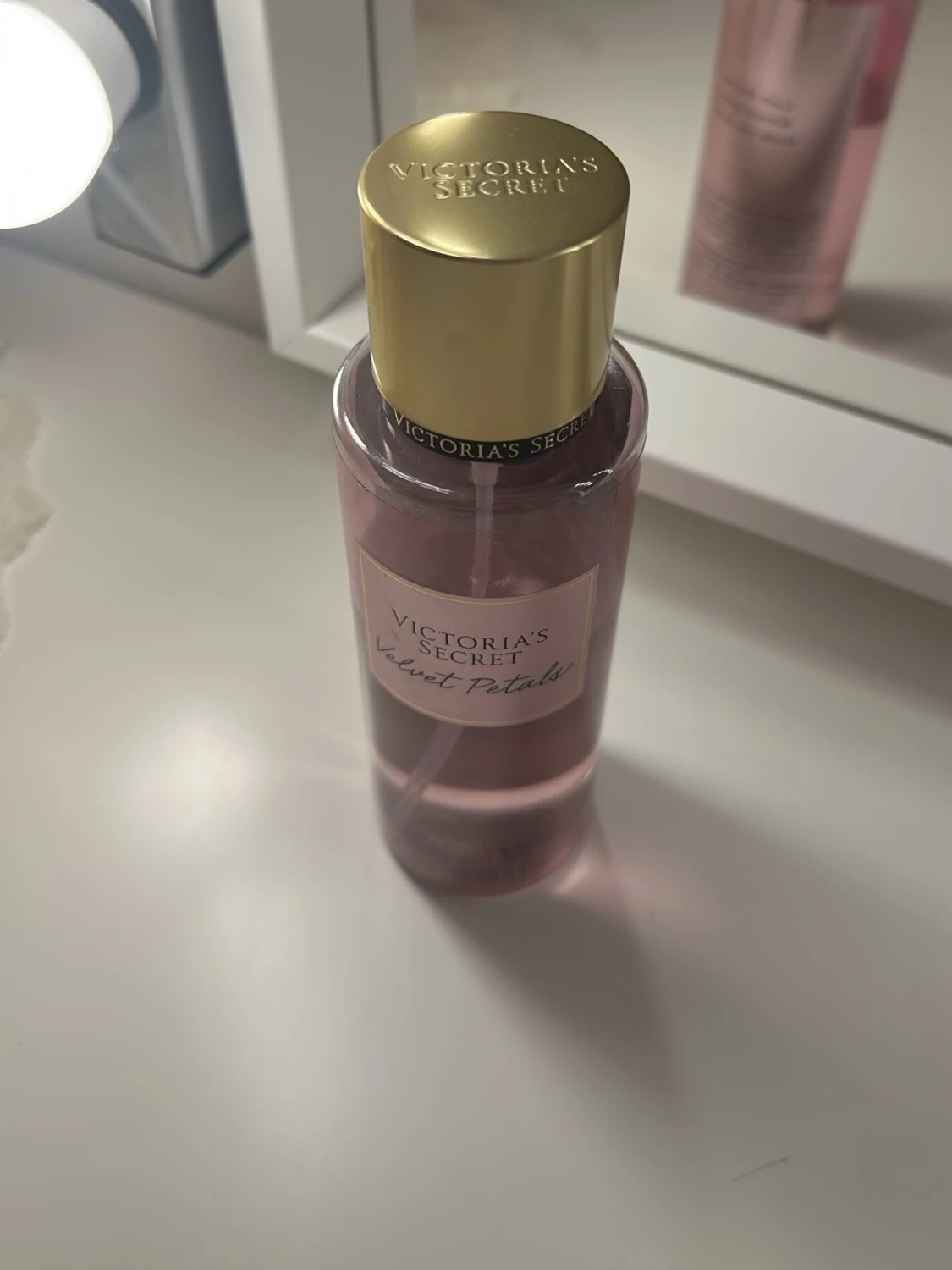 Victoria's Secret Velvet Petals mist - 1