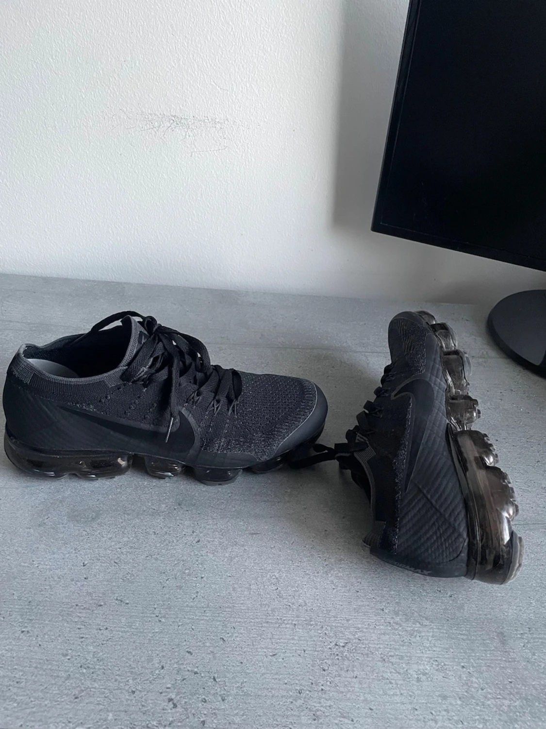 Nike Vapormax flyktig svarta sneakers strl 42 - 2