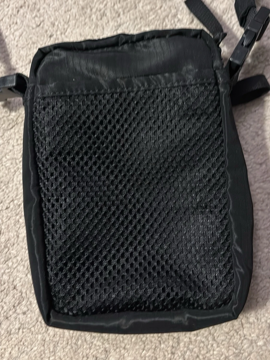 Svart axelväska från Acne Studios - 2