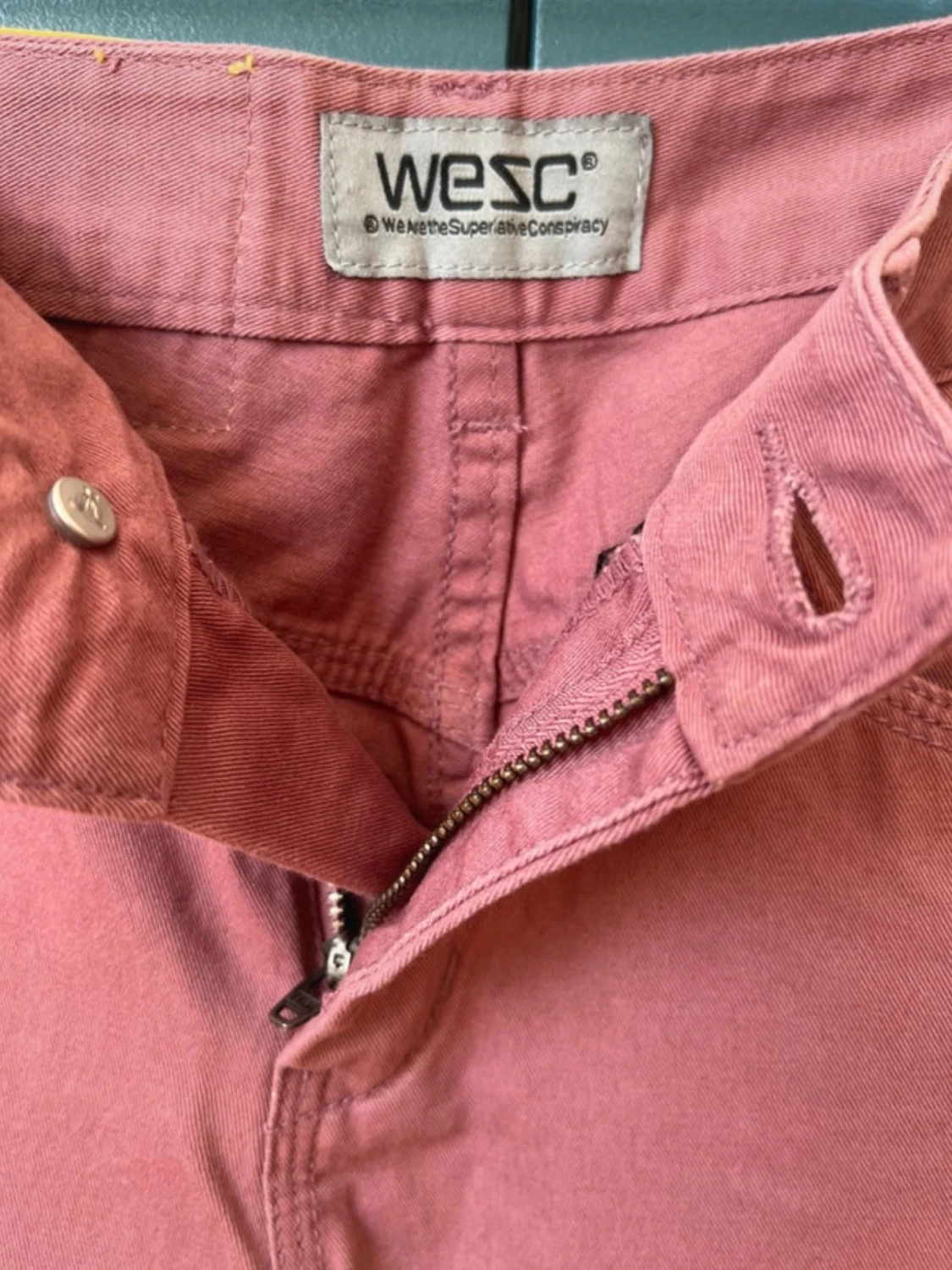 Rosa högmidjade shorts från WESC - 2