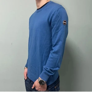 Colmar tröja  - Säljer denna colmar tröjan i bra skick. Den är i storlek L men sitter som en M. Vid fler frågor hör gärna av dig. 