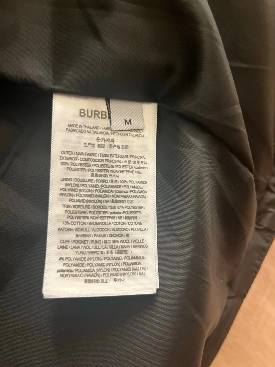 Svart Burberry pufferjacka med rutig krage - 4