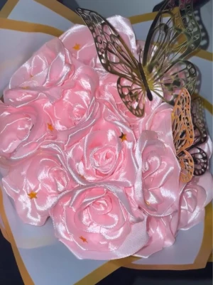 Evighets rosor - Beställ evighetsrosor och gör dem personliga efter din smak ✨ Upphämtningsadress får du i DM 💌 Till din partner, Mamma eller pappa och nära och kära!💕