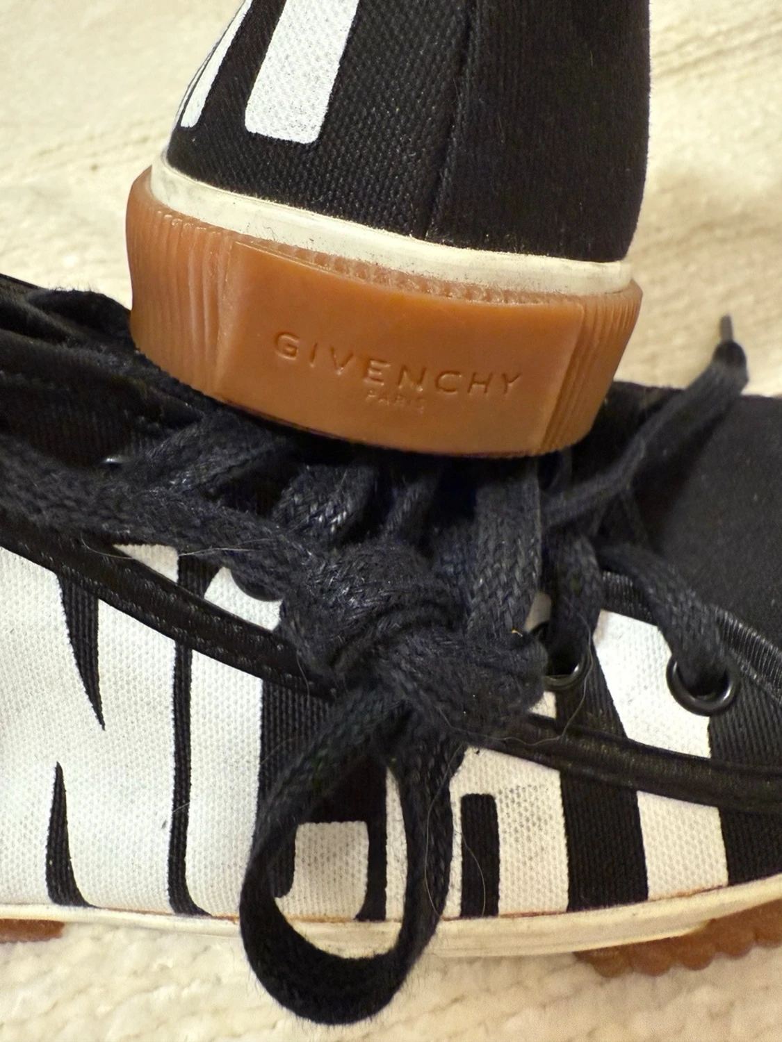 Svarta high-top sneakers från Givenchy - 2